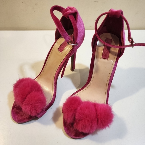 FOREVER 21 Faux Fur Pink Velvet Strappy Heels Pom Pom size 7 - Picture 8 of 13